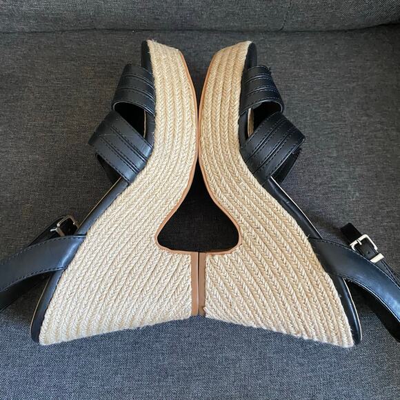 Torrid black strap, platform, heel wedge size 9.5W - Picture 6 of 9